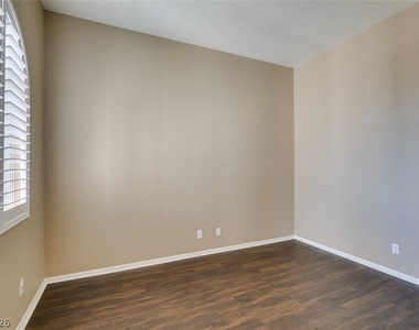358 Seine Way - Photo Thumbnail 27