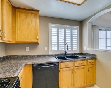 358 Seine Way - Photo Thumbnail 24