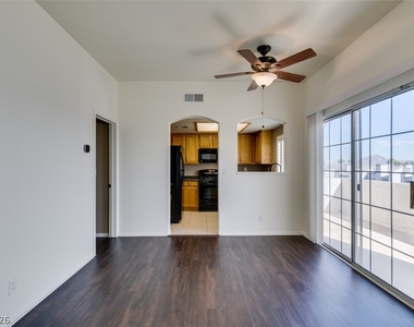 358 Seine Way - Photo Thumbnail 15