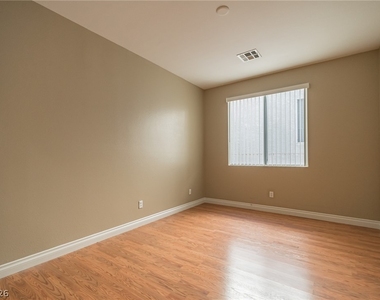 3413 Mastercraft Avenue - Photo Thumbnail 13