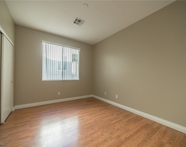 3413 Mastercraft Avenue - Photo Thumbnail 15