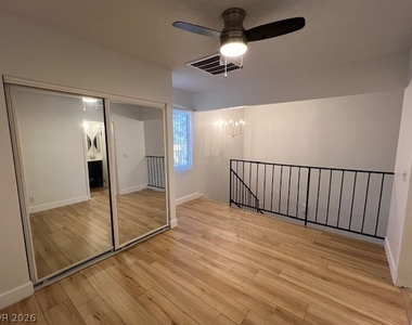 310 Brookside Lane - Photo Thumbnail 7