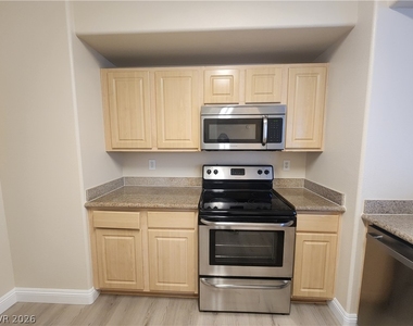 8000 W Badura Avenue - Photo Thumbnail 34