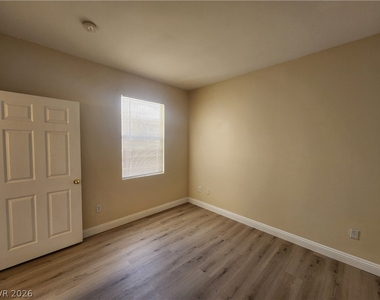 8000 W Badura Avenue - Photo Thumbnail 21