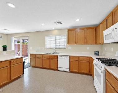 8525 Wildheart Ranch Street - Photo Thumbnail 7