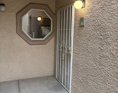 5415 W Harmon Avenue - Photo Thumbnail 2