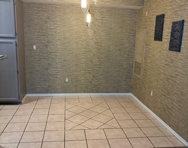 5415 W Harmon Avenue - Photo Thumbnail 12