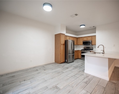 5415 W Harmon Avenue - Photo Thumbnail 6