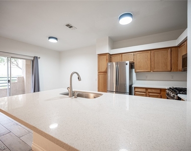 5415 W Harmon Avenue - Photo Thumbnail 10