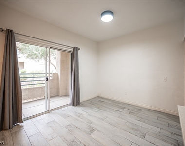 5415 W Harmon Avenue - Photo Thumbnail 5