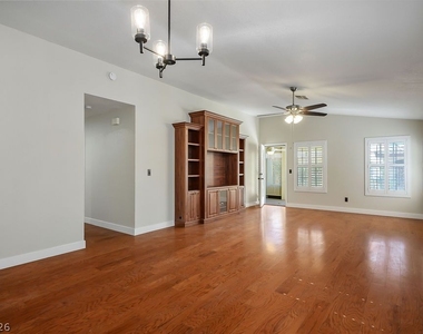 4824 Lawnwood Court - Photo Thumbnail 14