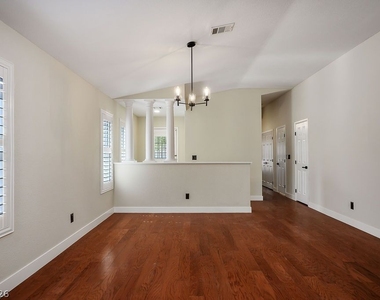 4824 Lawnwood Court - Photo Thumbnail 15