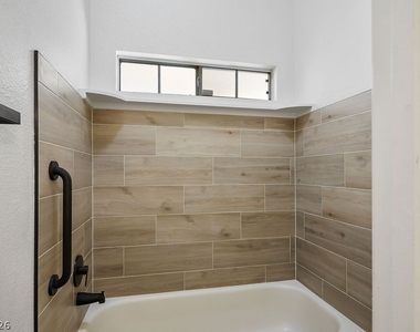 4824 Lawnwood Court - Photo Thumbnail 23