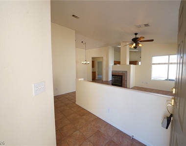 700 Pine Field Lane - Photo Thumbnail 4