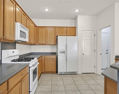 2223 Twin Falls Drive - Photo Thumbnail 5