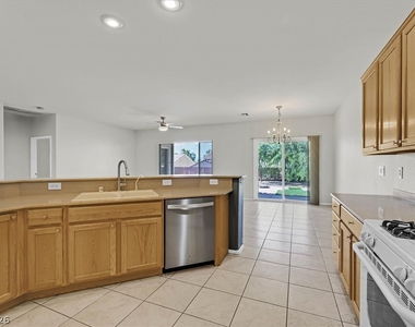 2223 Twin Falls Drive - Photo Thumbnail 8