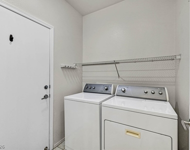 2223 Twin Falls Drive - Photo Thumbnail 6