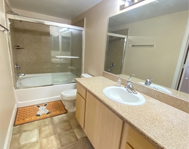 8000 W Badura Avenue - Photo Thumbnail 12