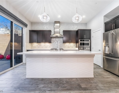 213 Inverbeg Street - Photo Thumbnail 7