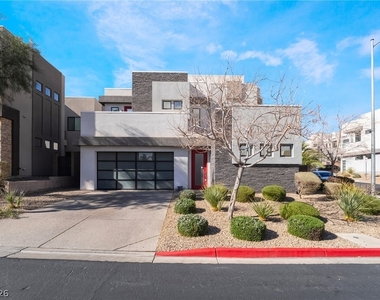 213 Inverbeg Street - Photo Thumbnail 2