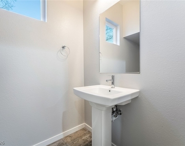 213 Inverbeg Street - Photo Thumbnail 12