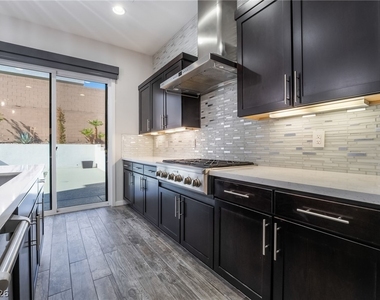 213 Inverbeg Street - Photo Thumbnail 11