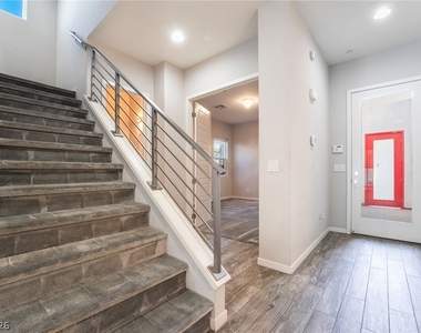 213 Inverbeg Street - Photo Thumbnail 3