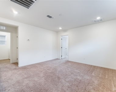 9092 Nostrand Avenue - Photo Thumbnail 18