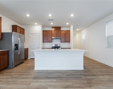 9092 Nostrand Avenue - Photo Thumbnail 11