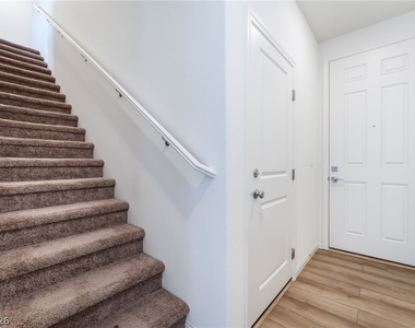 9092 Nostrand Avenue - Photo Thumbnail 4