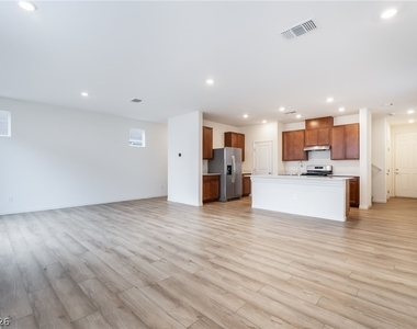 9092 Nostrand Avenue - Photo Thumbnail 6