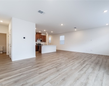 9092 Nostrand Avenue - Photo Thumbnail 10
