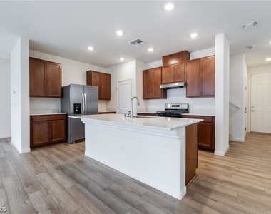 9092 Nostrand Avenue - Photo Thumbnail 12