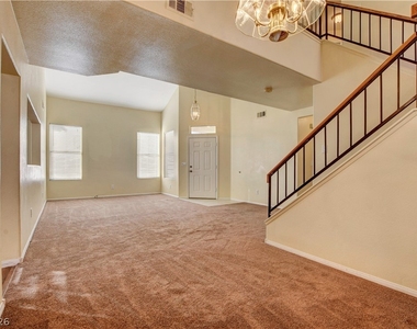 7461 Sunspot Drive - Photo Thumbnail 9