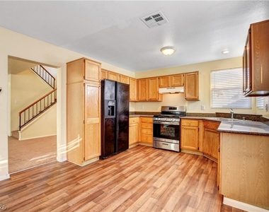 7461 Sunspot Drive - Photo Thumbnail 15