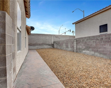 7461 Sunspot Drive - Photo Thumbnail 43
