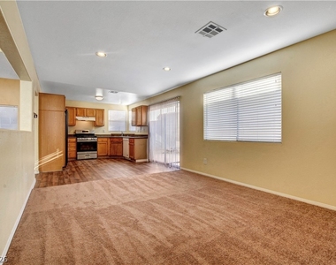 7461 Sunspot Drive - Photo Thumbnail 14