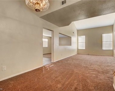 7461 Sunspot Drive - Photo Thumbnail 8