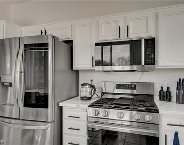 1524 Remembrance Hill Street - Photo Thumbnail 16