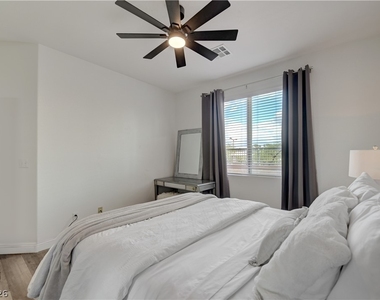 1524 Remembrance Hill Street - Photo Thumbnail 18