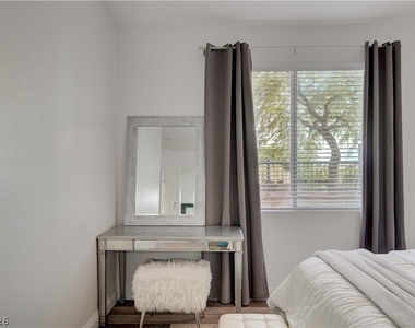 1524 Remembrance Hill Street - Photo Thumbnail 20