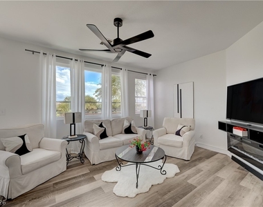 1524 Remembrance Hill Street - Photo Thumbnail 6