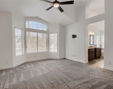2329 Bloomington Drive - Photo Thumbnail 8