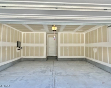 7368 Monique Creek Street - Photo Thumbnail 20