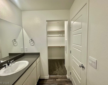 7368 Monique Creek Street - Photo Thumbnail 16