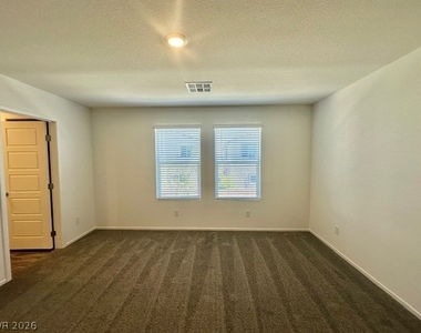 7368 Monique Creek Street - Photo Thumbnail 17