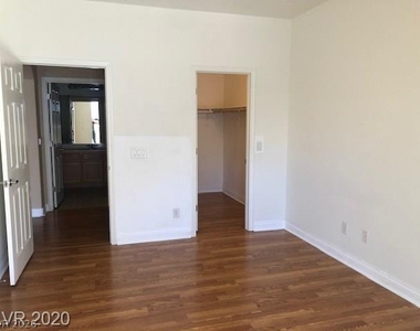 8777 Maule Avenue - Photo Thumbnail 10