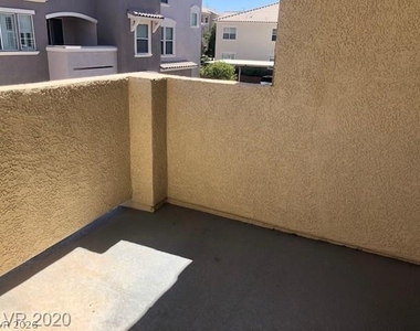 8777 Maule Avenue - Photo Thumbnail 11