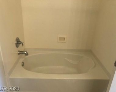8777 Maule Avenue - Photo Thumbnail 4