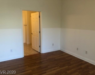 8777 Maule Avenue - Photo Thumbnail 3
